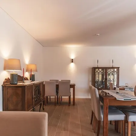 Quinta Da Moita Κατάλυμα σε φάρμα Tabuaço